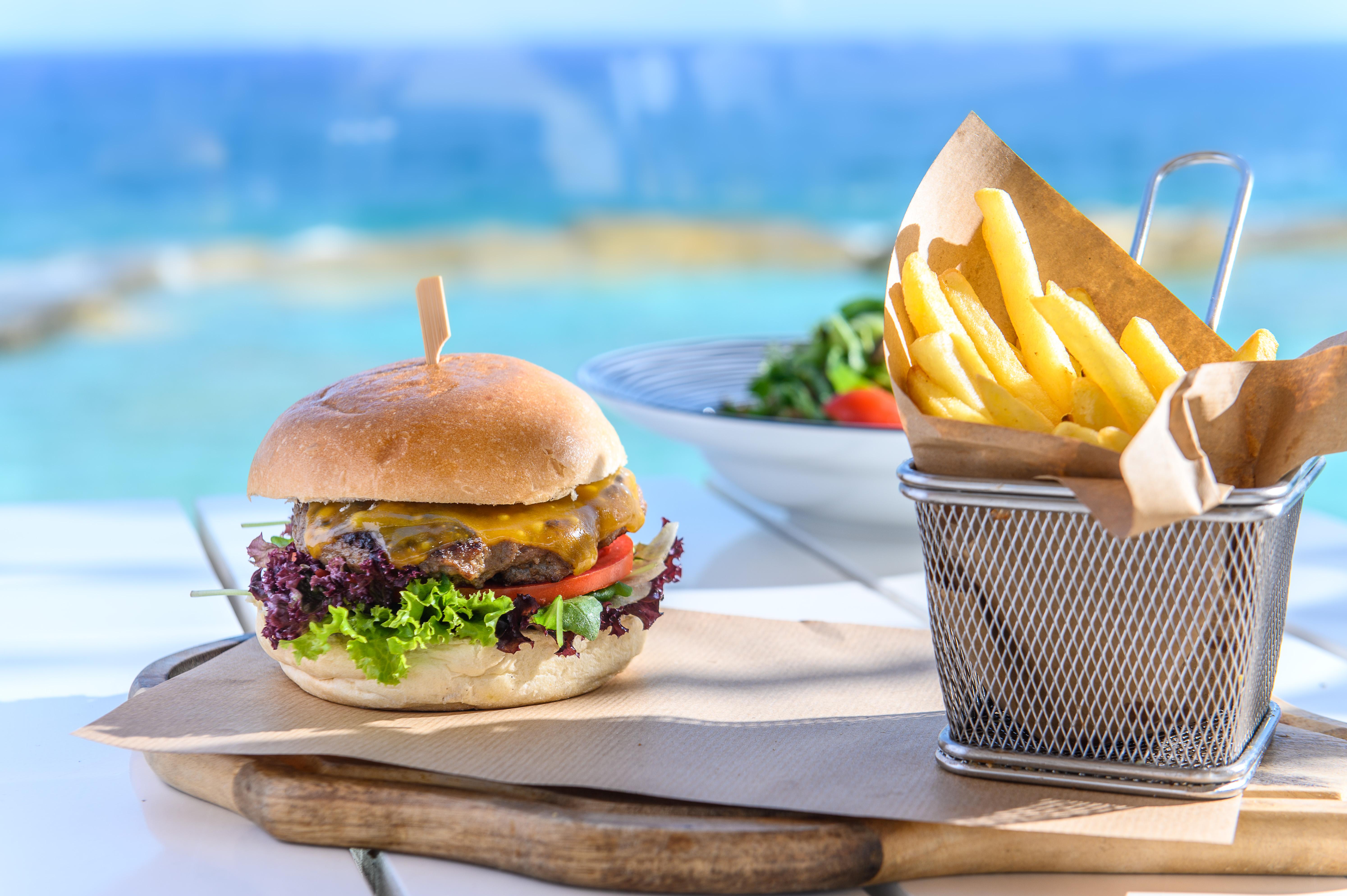 Minos Imperial Luxury Beach Resort & Spa Milatos Extérieur photo A cheeseburger and chips
