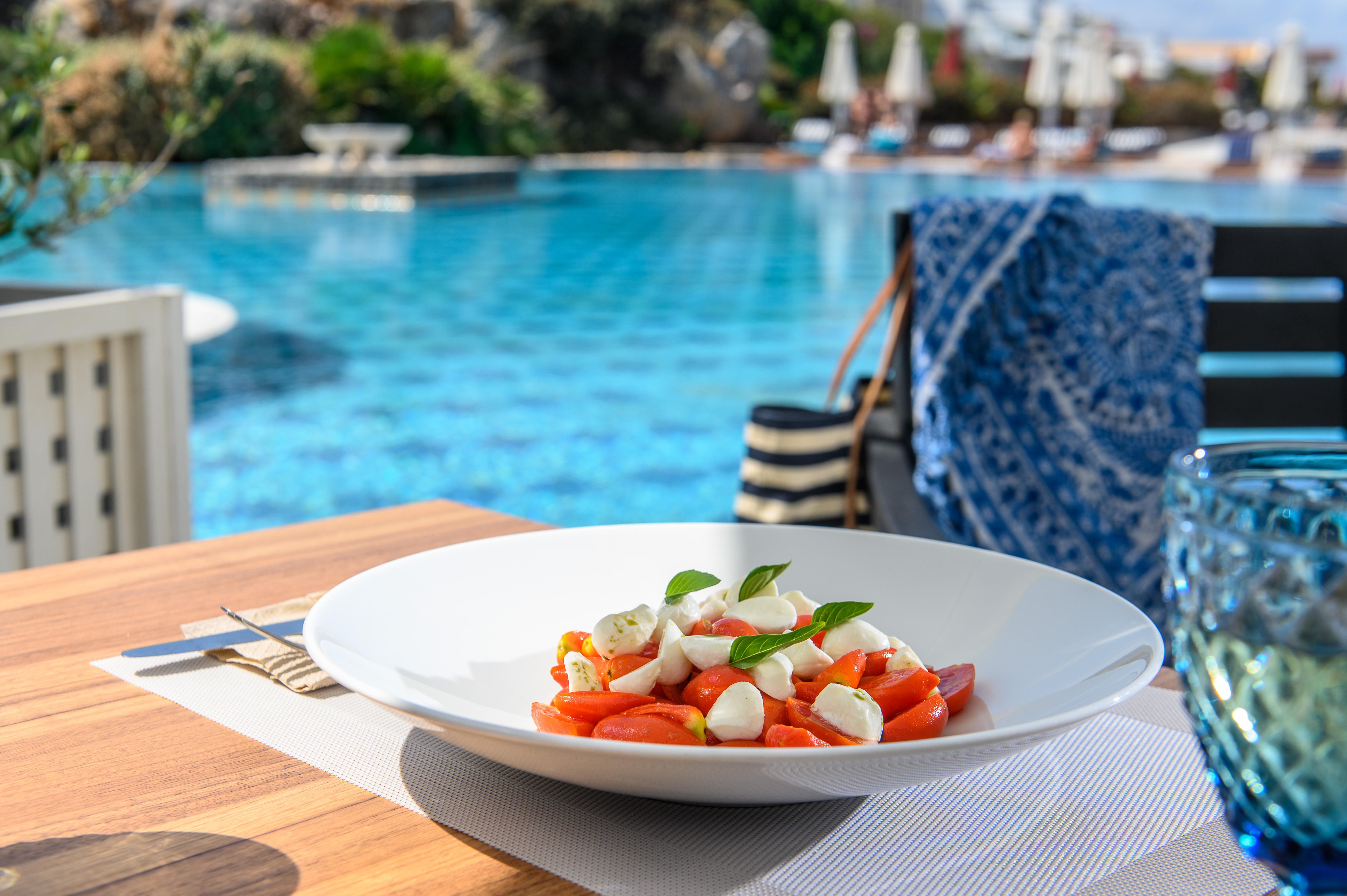 Minos Imperial Luxury Beach Resort & Spa Milatos Extérieur photo A Greek salad
