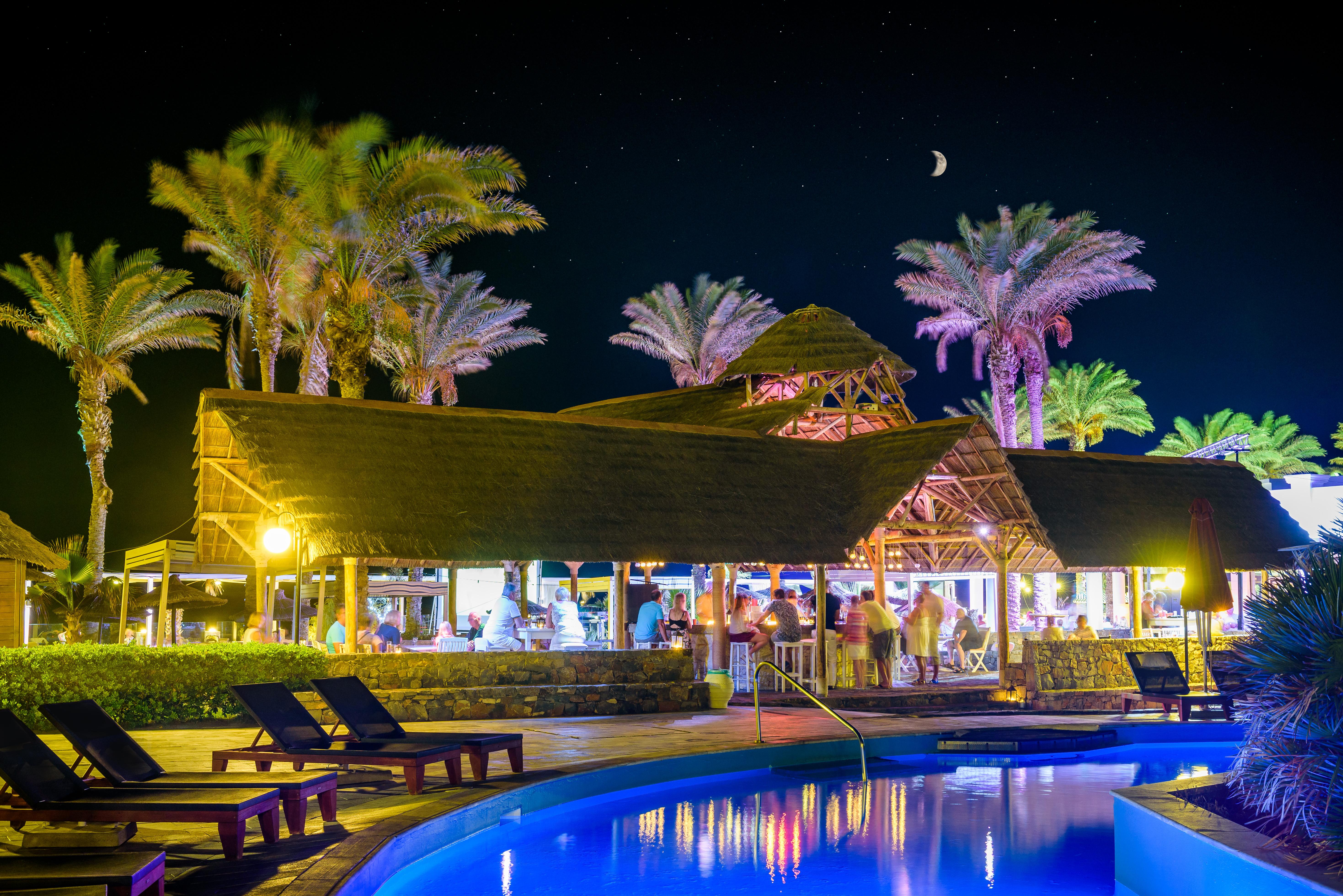 Minos Imperial Luxury Beach Resort & Spa Milatos Facilités photo The resort at night